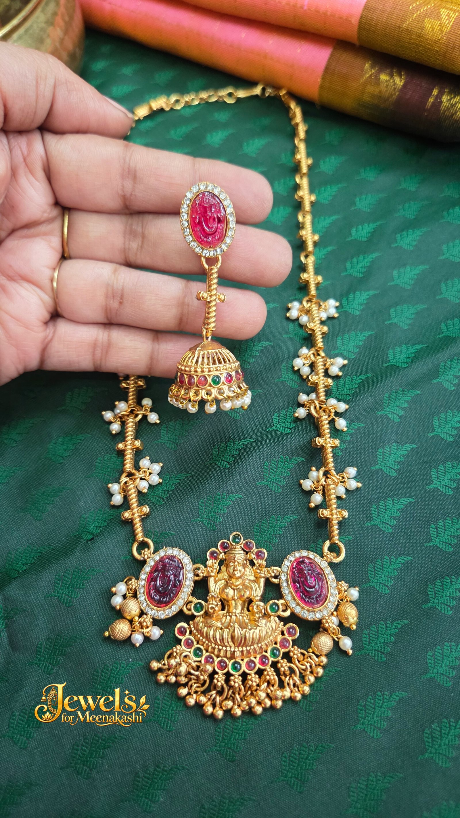 Mid Chain Statement Piece with Earring DC 37
