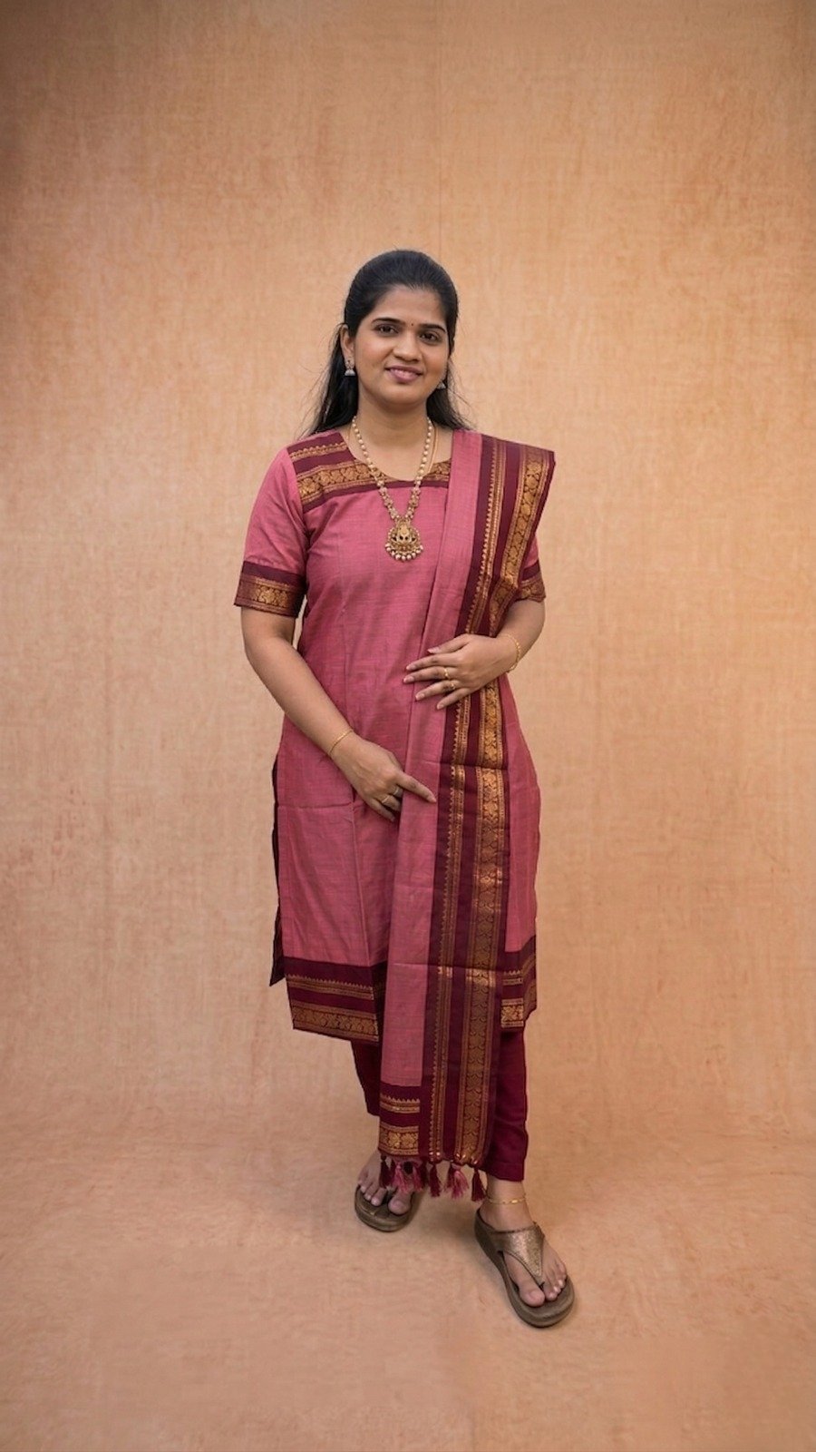 Vintage Pink Kurta with Maroon Shawl