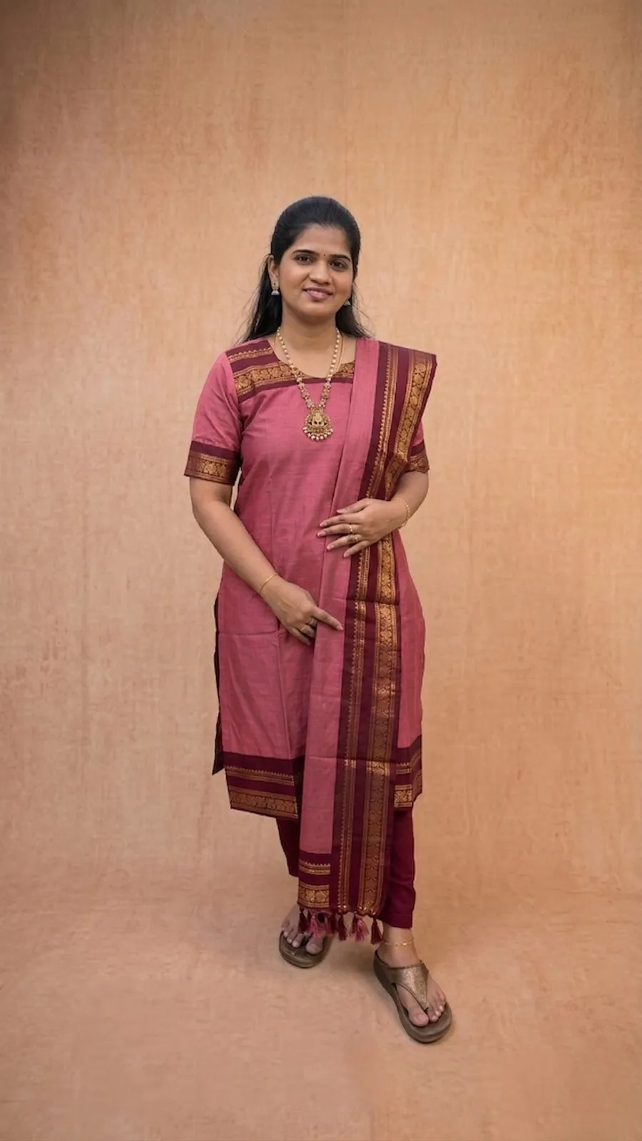 Vintage Pink Kurta with Maroon Shawl