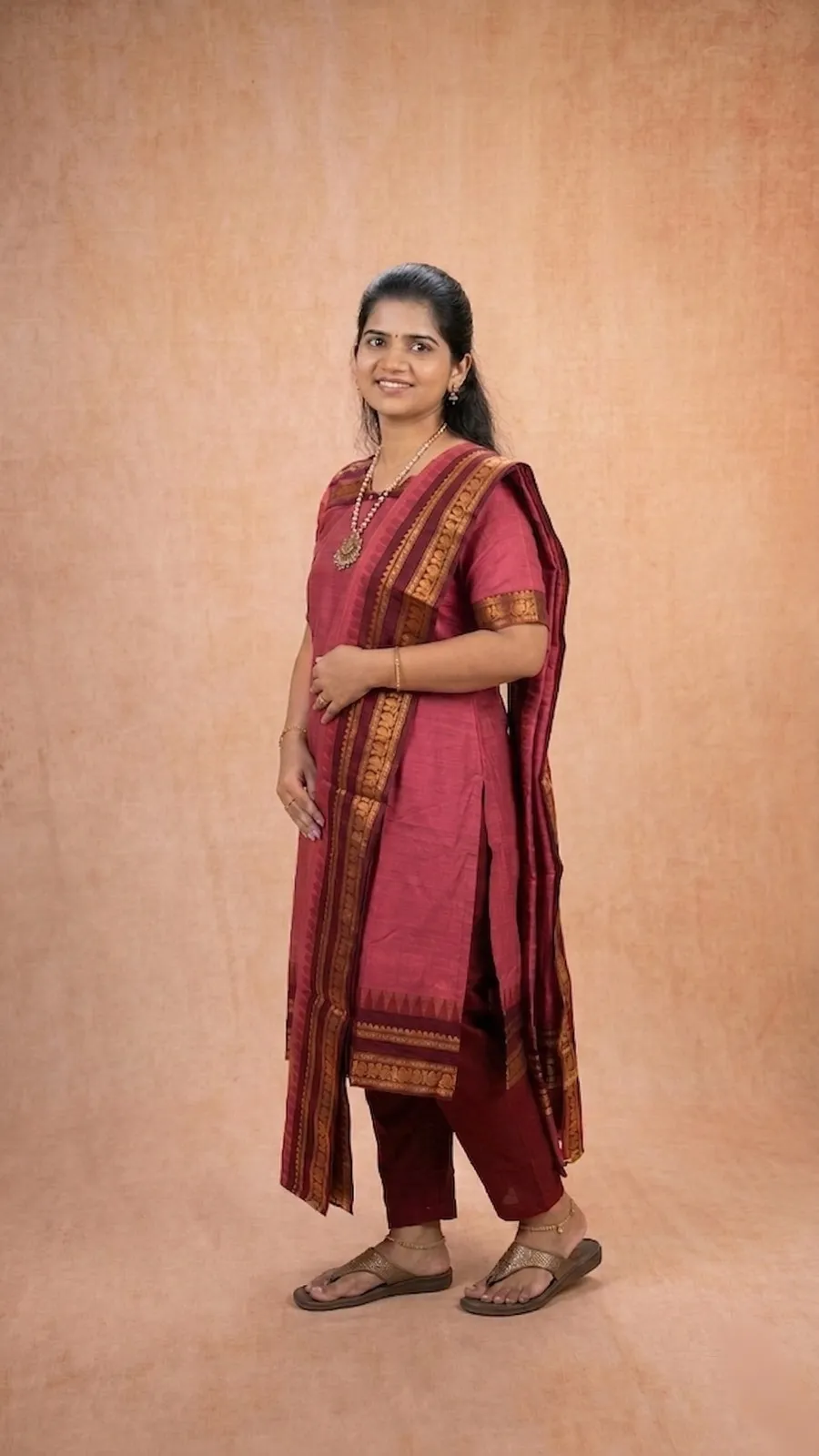 Vintage Pink Kurta with Maroon Shawl
